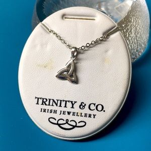 🖤TRINITY & CO. Celtic trinity knot pendant necklace